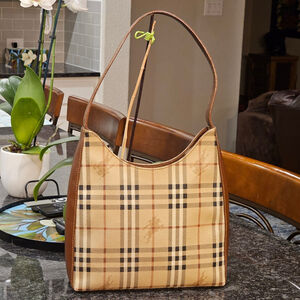 Burberry Vintage Y2K Haymarket Horseferry Shoulderbag w/Insert Added